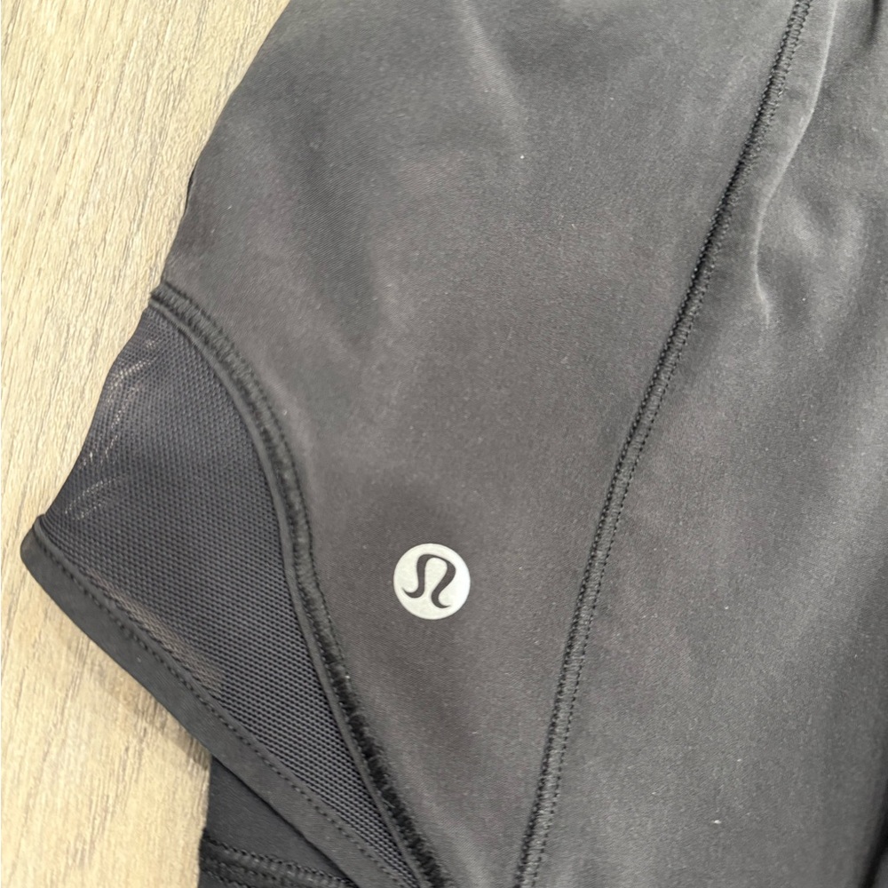 Lululemon Hotty Hot Short Women's 4 BLACK - Picture 3 of 4